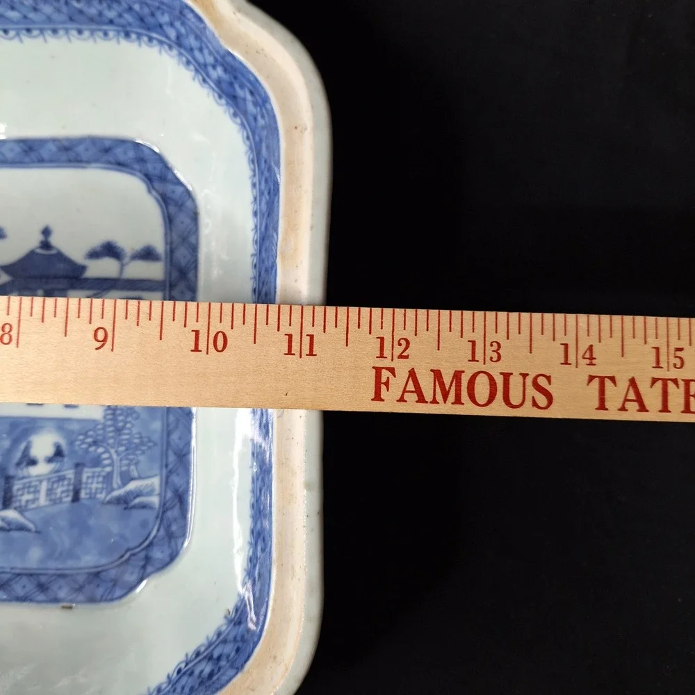 Antique 19th Century Chinese Export‎ Nanking Porcelain Vegetable Dish Scalloped